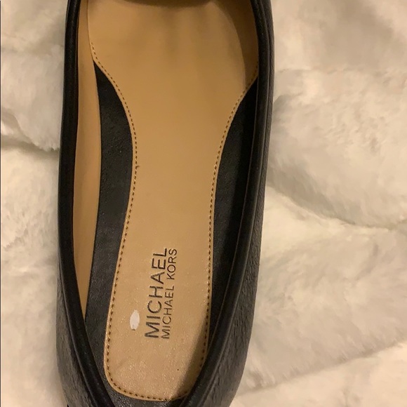 Michael Kors Fulton Flats - Picture 2 of 3
